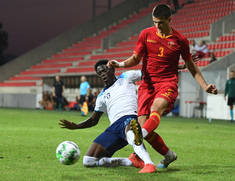 <p>U19 reprezentacija Crne Gore igrala 0:0 sa Engleskom na "DG areni" na startu preliminarne runde kvalifikacija za EP</p>