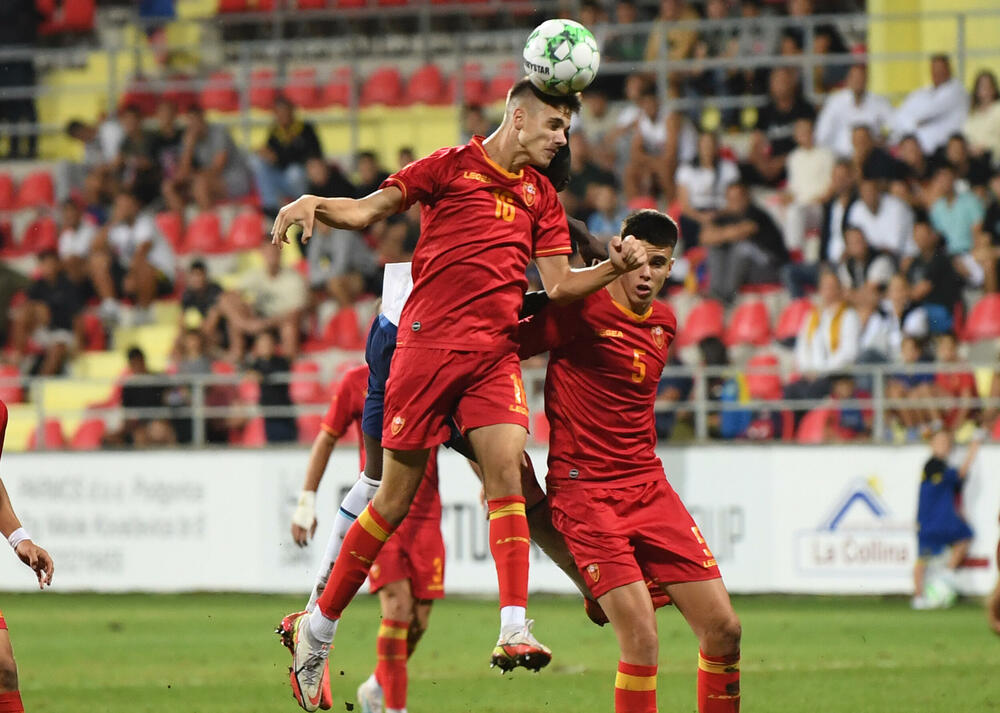 <p>U19 reprezentacija Crne Gore igrala 0:0 sa Engleskom na "DG areni" na startu preliminarne runde kvalifikacija za EP</p>