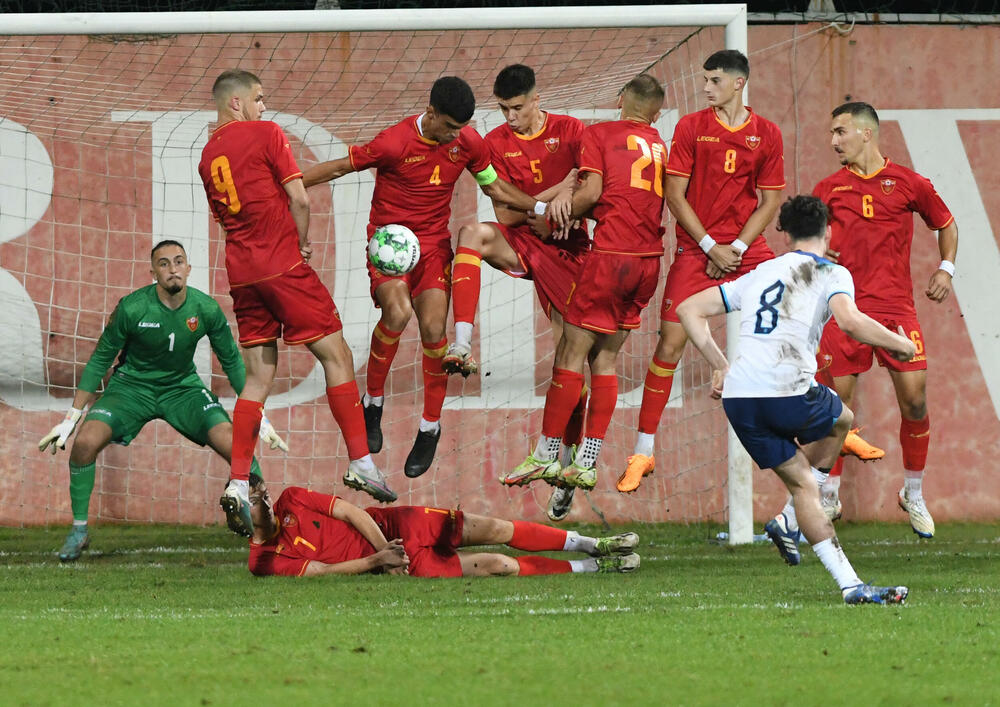 <p>U19 reprezentacija Crne Gore igrala 0:0 sa Engleskom na "DG areni" na startu preliminarne runde kvalifikacija za EP</p>