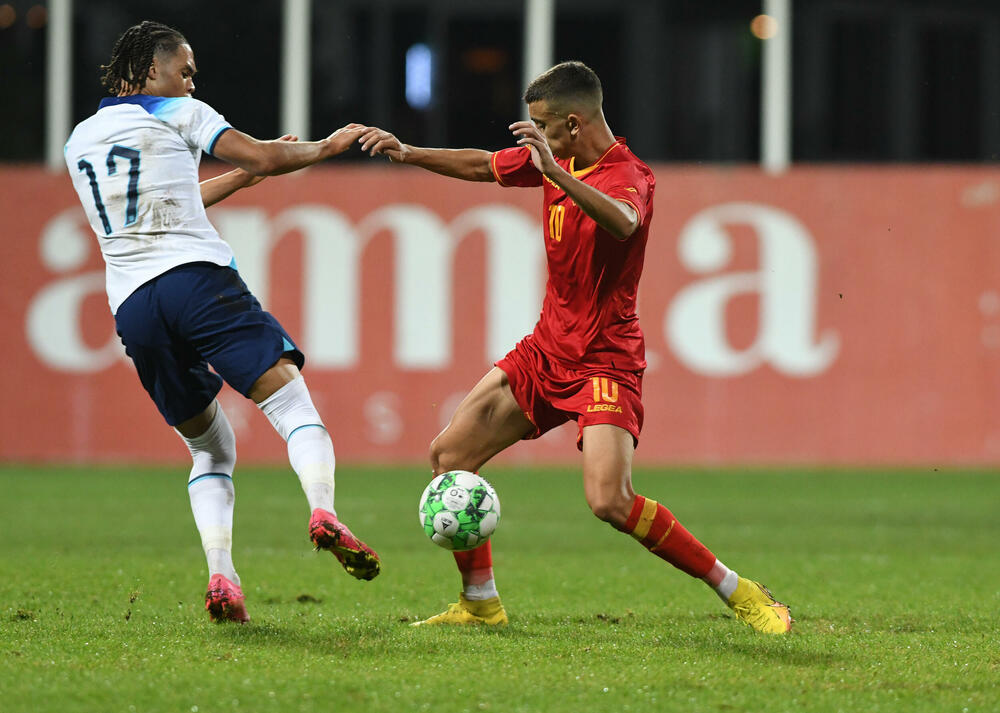 <p>U19 reprezentacija Crne Gore igrala 0:0 sa Engleskom na "DG areni" na startu preliminarne runde kvalifikacija za EP</p>