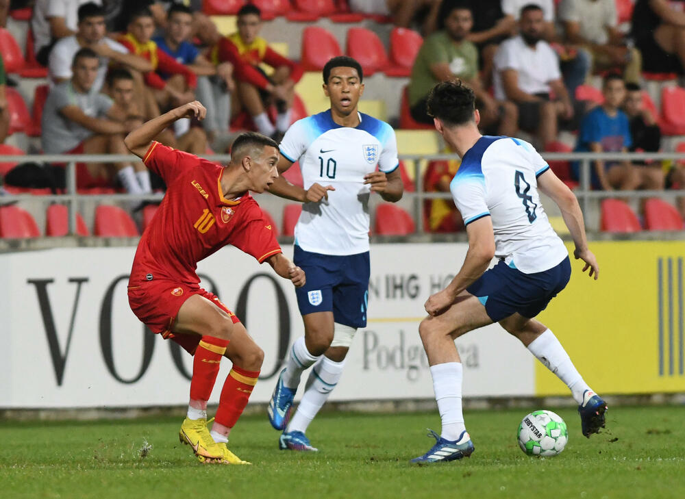 <p>U19 reprezentacija Crne Gore igrala 0:0 sa Engleskom na "DG areni" na startu preliminarne runde kvalifikacija za EP</p>