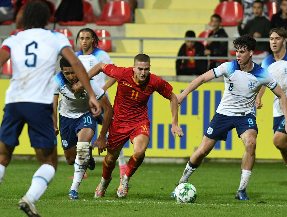 <p>U19 reprezentacija Crne Gore igrala 0:0 sa Engleskom na "DG areni" na startu preliminarne runde kvalifikacija za EP</p>