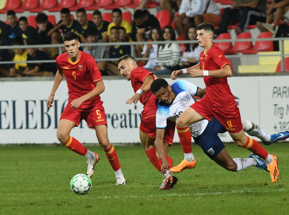 <p>U19 reprezentacija Crne Gore igrala 0:0 sa Engleskom na "DG areni" na startu preliminarne runde kvalifikacija za EP</p>