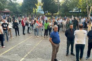 Protest roditelja učenika OŠ "Milorad Musa Burzan", ne žele...
