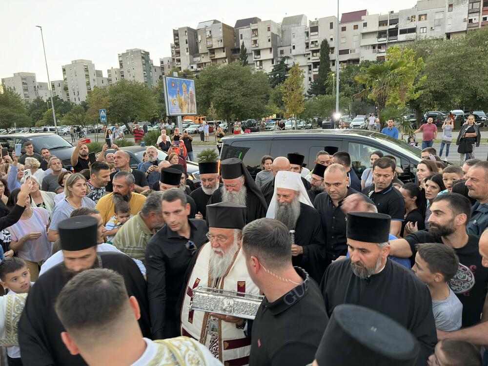 <p>"Ovdje u Podgorici ne postoji nikakva potreba da nam bilo kaže ko smo i šta smo. Više nego drugdje, ovdje u Podgorici, u Nemanjinom gradu, u gradu u kom je rođen otac svetog Save, ovdje bolje nego drugdje znamo koja je to naša vjera, ko su naši preci"</p>