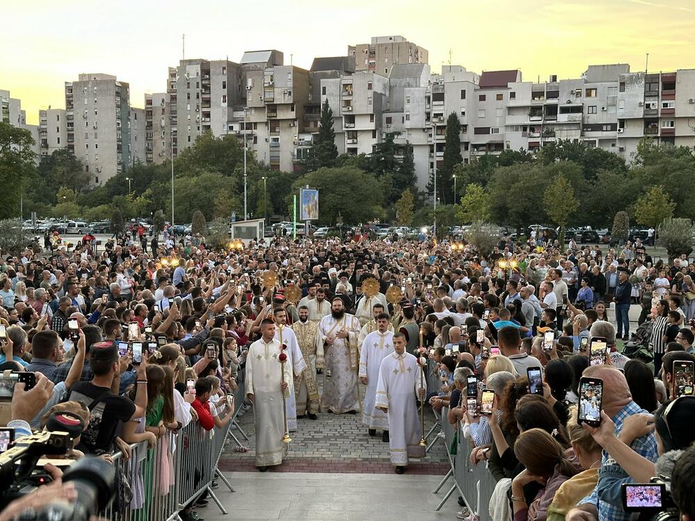 <p>"Ovdje u Podgorici ne postoji nikakva potreba da nam bilo kaže ko smo i šta smo. Više nego drugdje, ovdje u Podgorici, u Nemanjinom gradu, u gradu u kom je rođen otac svetog Save, ovdje bolje nego drugdje znamo koja je to naša vjera, ko su naši preci"</p>