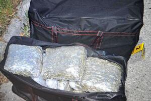 Uhapšen vozač kamiona, pronađeno 25,5 kilograma marihuane