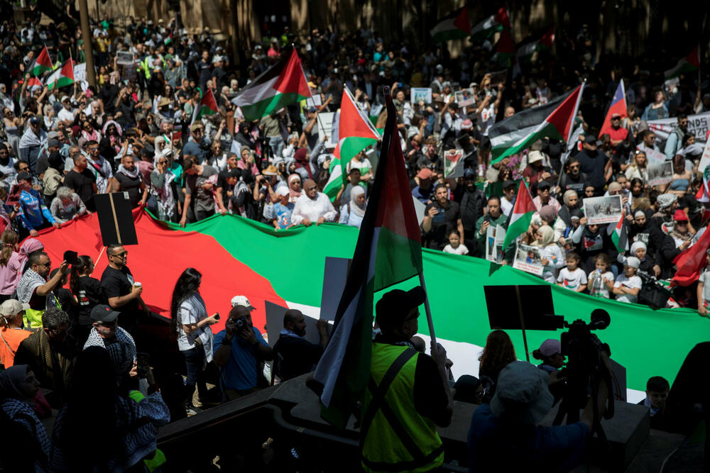 <p>Širom svijeta održavaju se i pro-Izraelske demonstracije i bdijenja sa kojih se poziva na oslobađanje talaca koje su pripadnici Hamasa oteli na početku rata</p>