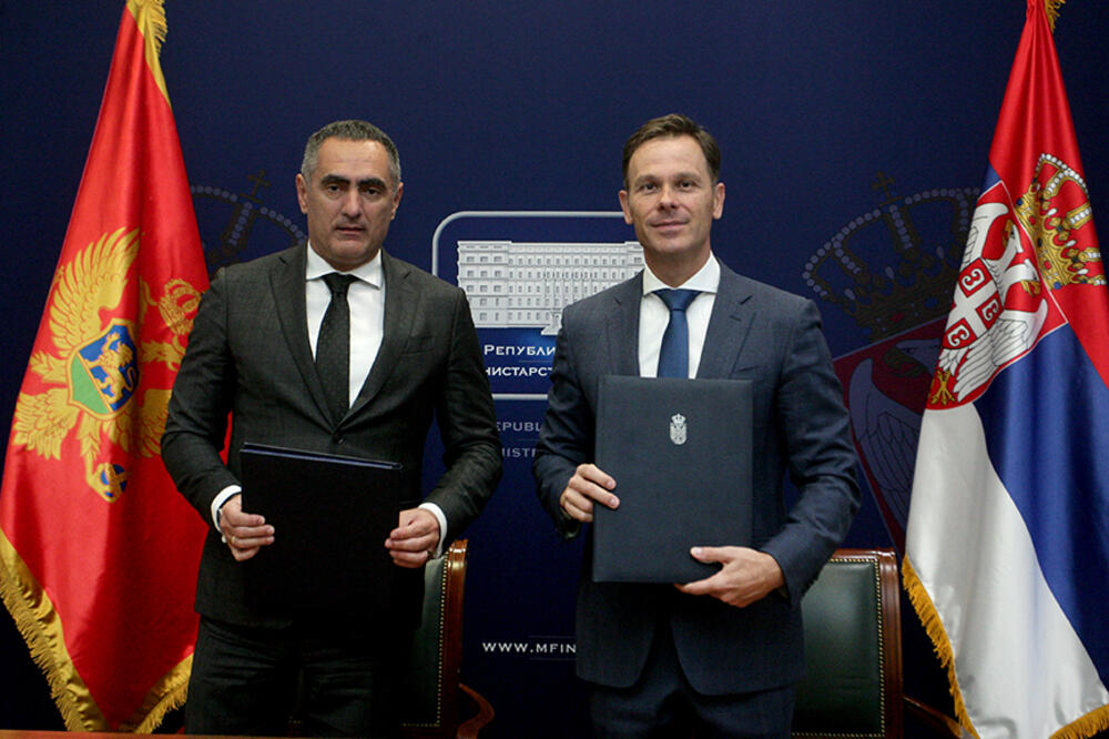 Sa potpisivanja ugovora, Foto: Ministarstvo finansija