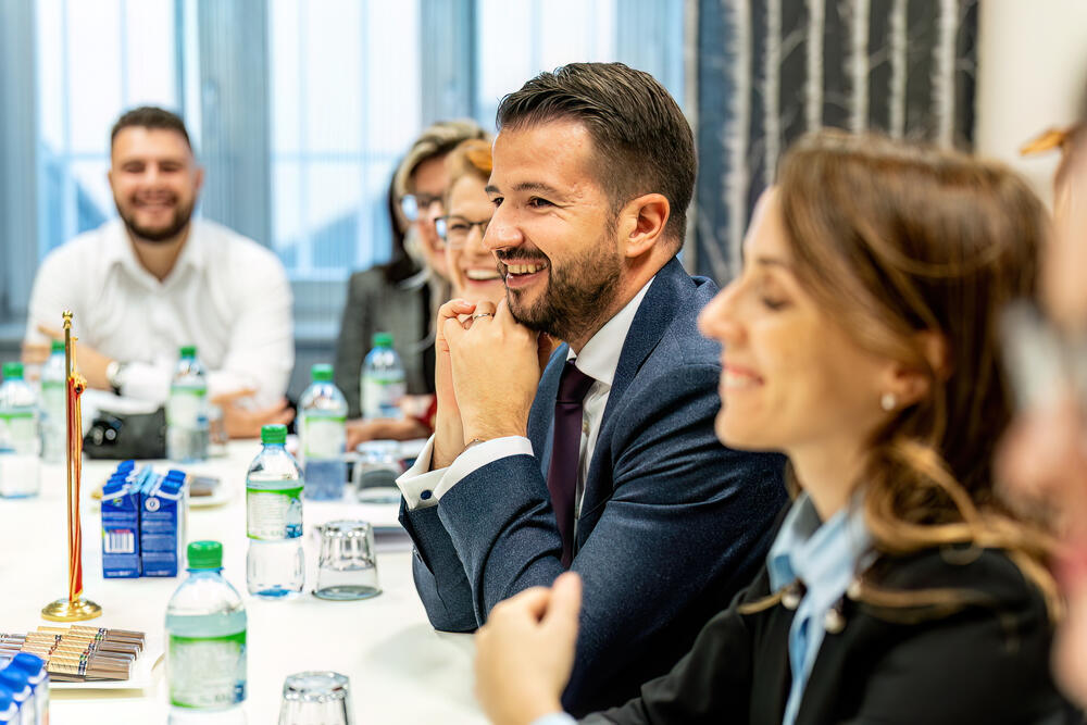 <p>Milatović je poručio da su uspješni studenti najbolji ambasadori Crne Gore u inostranstvu i istakao da su njegov cilj reforme koje će uvesti državu što prije u Evropsku uniju (EU)</p>