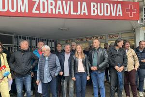 Protest u Budvi: Ružan odnos Doma zdravlja prema mještanima...