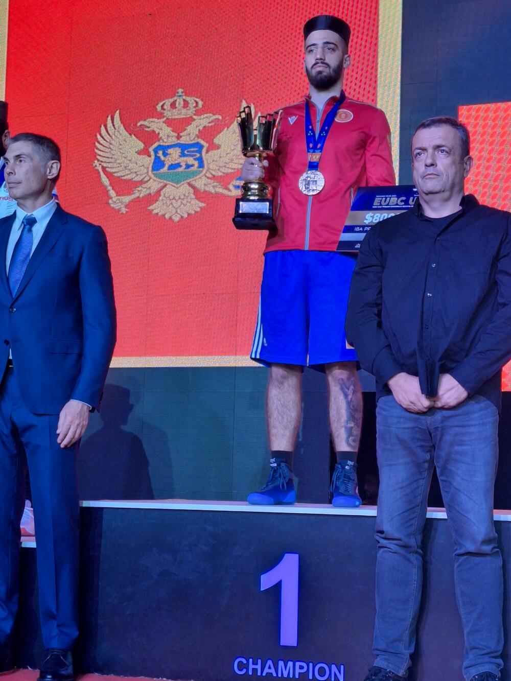 Proglašen za najboljeg borca prvenstva: Petar Liješević na pobjedničkom postolju