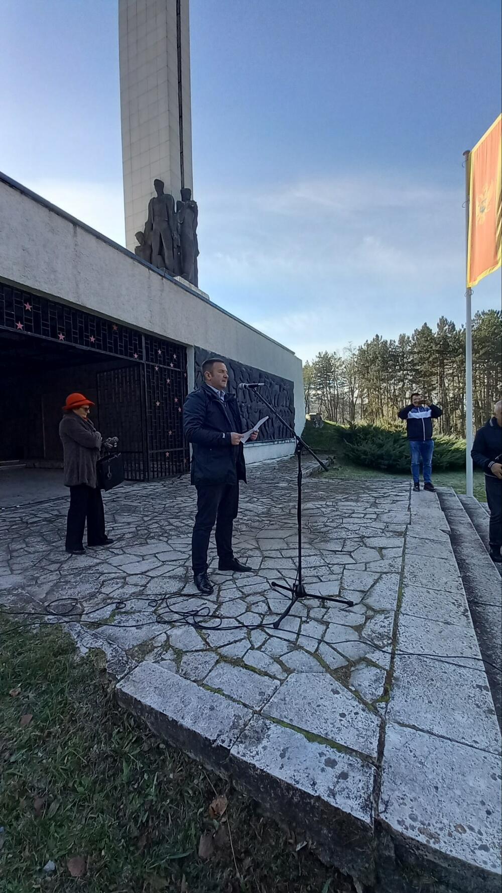 <p>Predsjednik Opštine Pljevlja smatra da će se 20. novembar zadnji put slaviti kao Dan opštine s obzirom da se skupštinska većina nedavno usvojila 27. oktobar za novi dan Opštine</p>