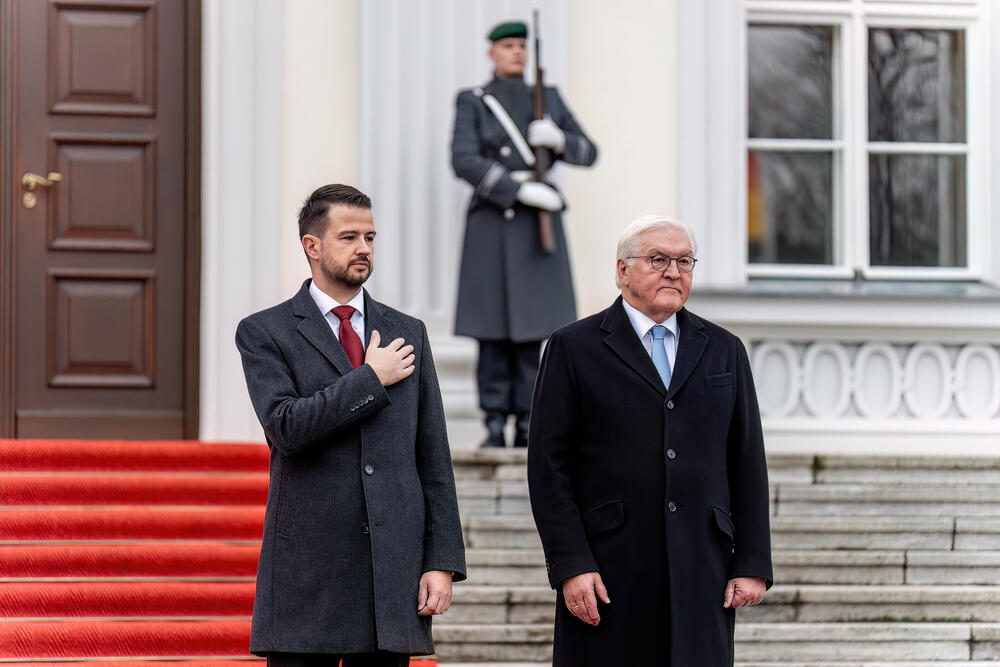 <p>Štajnamer je istakao da Njemačka snažno podržava Crnu Goru, da Evropska unija treba pozitivan primjer i da je siguran da Crna Gora to može biti</p>