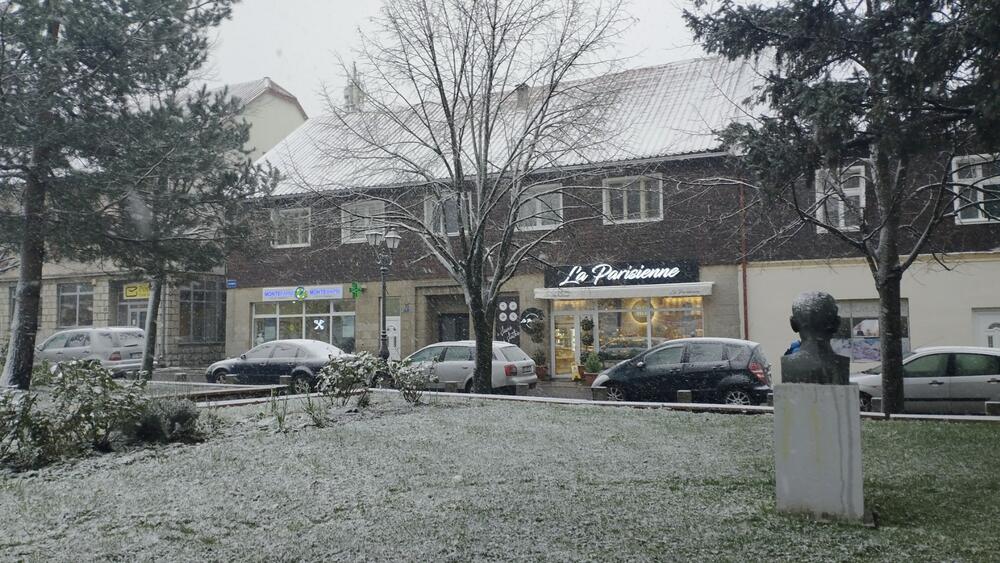 <p>Kako su "Vijestima" prije 10-ak dana kazali na državnom Ski centru Kolašin 1600 pripreme za zimsku sezonu na tom skijalištu privode se kraju</p>