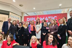 Milena Milatović otvorila Diplomatski humanitarni bazar:...