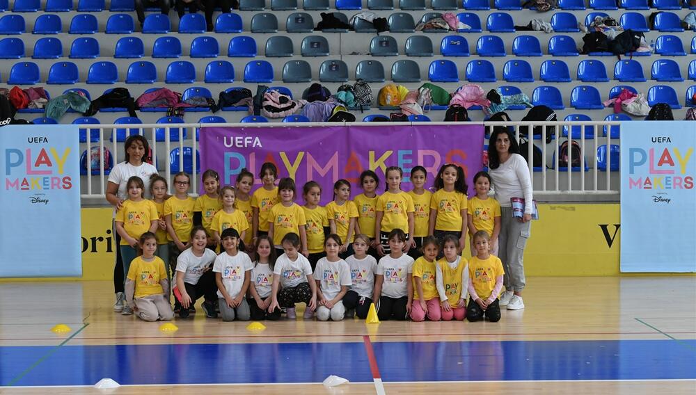<p>FSCG prvi put u našoj zemlji organizovao festival igre i zabave, a sve u okviru projekta UEFA Playmakers -  jedinstvenog programa baznog fudbala za djevojčice uzrasta od pet do osam godina</p>