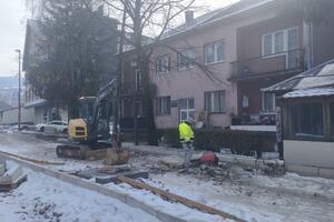 Snijeg nije omeo radove na rekonstrukciji ulice u Kolašinu