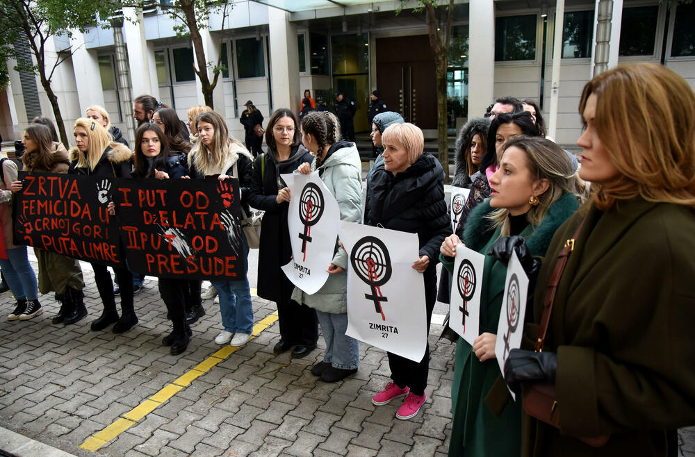 <p>Centar za ženska prava, između ostalog, traži da Vlada uspostavi nacionalno tijelo za koordinaciju i sprovođenje politika i mjera za sprečavanje i borbu protiv svih vidova nasilja obuhvaćenih Istanbulskom konvencijom</p>