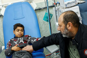 Ovaj dječak iz Gaze ima bolest bubrega: "Bojim se da ću umrijeti...