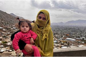 Priča udovice iz Avganistana: Ljekovima moram da smirujem moju...
