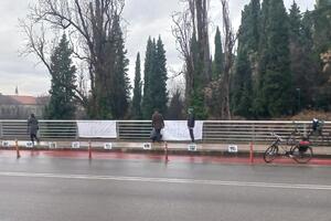 Uklanjaju se biciklističke trake u Podgorici, sa performansa...