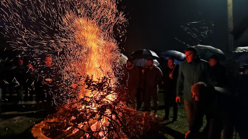 <p>Predsjednik crkvene opštine Nikšić CPC Nebojša Radojičić pozvao je građane da se ujedine i kazao da Crne Gore nema bez CPC</p>