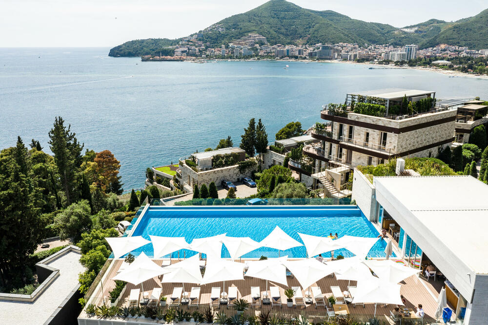 <p><em>Dukley Hotel & Resort najavljuje Dan karijere, koji će se održati u hotelu "Hilton" u Podgorici, 18. januara, od 10:00 do 16:00 časova.</em></p>  <p> </p>