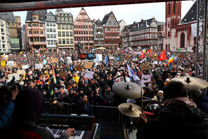 Masovni protesti u Njemačkoj protiv krajnje desnice dobijaju novi...
