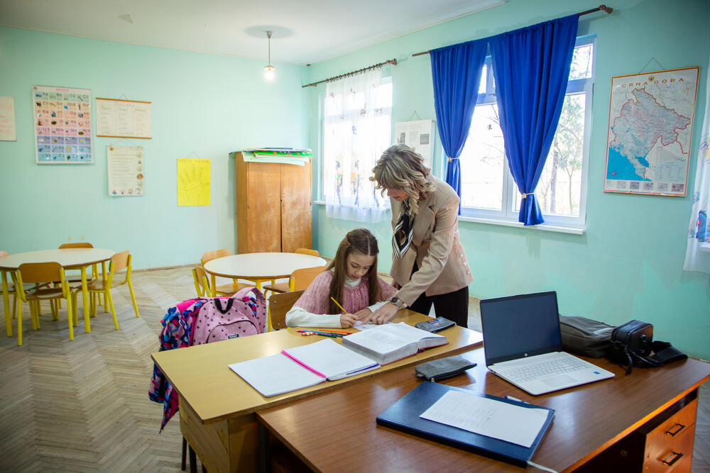 <p>"Svako dijete je podjednako važno, bez obzira kolika je škola i koliko učenika ima. Neophodno je svima pružiti pristup obrazovanju kako bi stvorili društvo jednakih šansi za sve"</p>