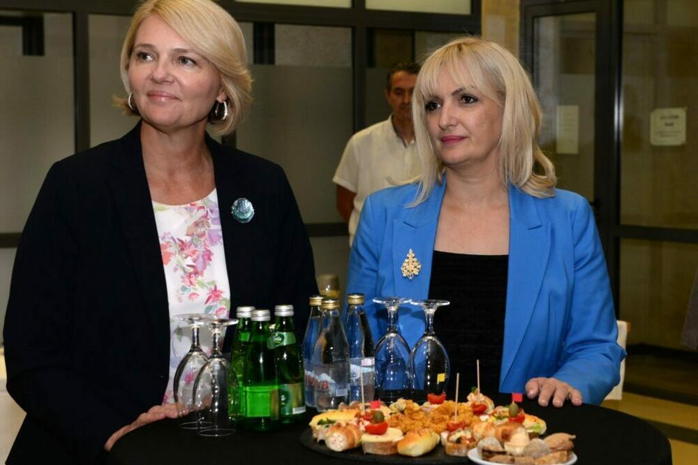 Gradonačelnica Podgorice Olivera Injac i predsjednica Skupštine Glavnog grada Jelena Borovinić Bojović, Foto: podgorica.me