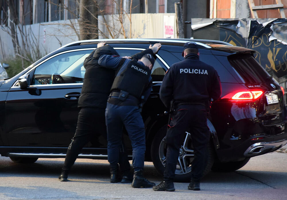 <p>Sud je ocijenio da ne postoje posebne okolnosti koje ukazuju na opasnost od bjekstva osumnjičenog, niti od ponavljanja djela</p>