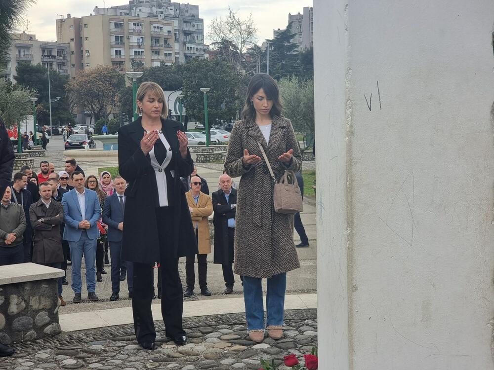 <p>"Želimo da Crna Gora smogne snage da obezbijedi pomoć porodicama ili doživotno starateljstvo", kazao je predsjednik Bošnjačkog savjeta</p>