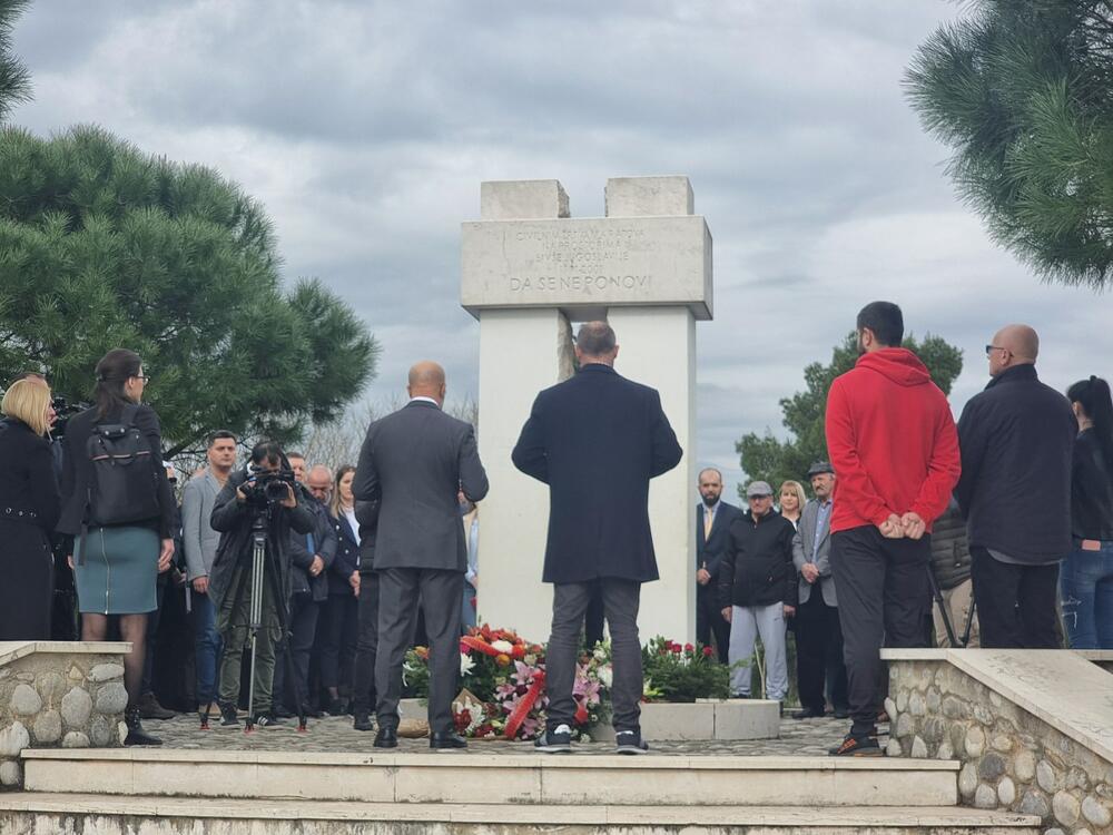 <p>"Želimo da Crna Gora smogne snage da obezbijedi pomoć porodicama ili doživotno starateljstvo", kazao je predsjednik Bošnjačkog savjeta</p>