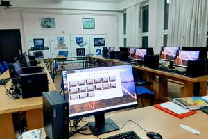Tivatske škole dobile novu računarsku i audio-vizuelnu opremu