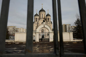 Obred za Navaljnog u crkvi koja zdušno podržava rat