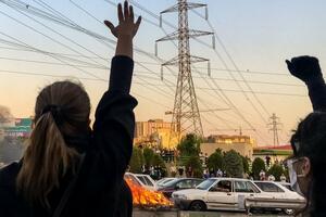 Iranke rizikuju zatvor svakodnevnim činovima otpora
