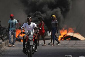 Haiti: Proglašeno vanredno pošto su hiljade osuđenika pobjegli iz...