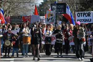 Pogledajte kako je bilo na Osmomartovskom maršu u Podgorici