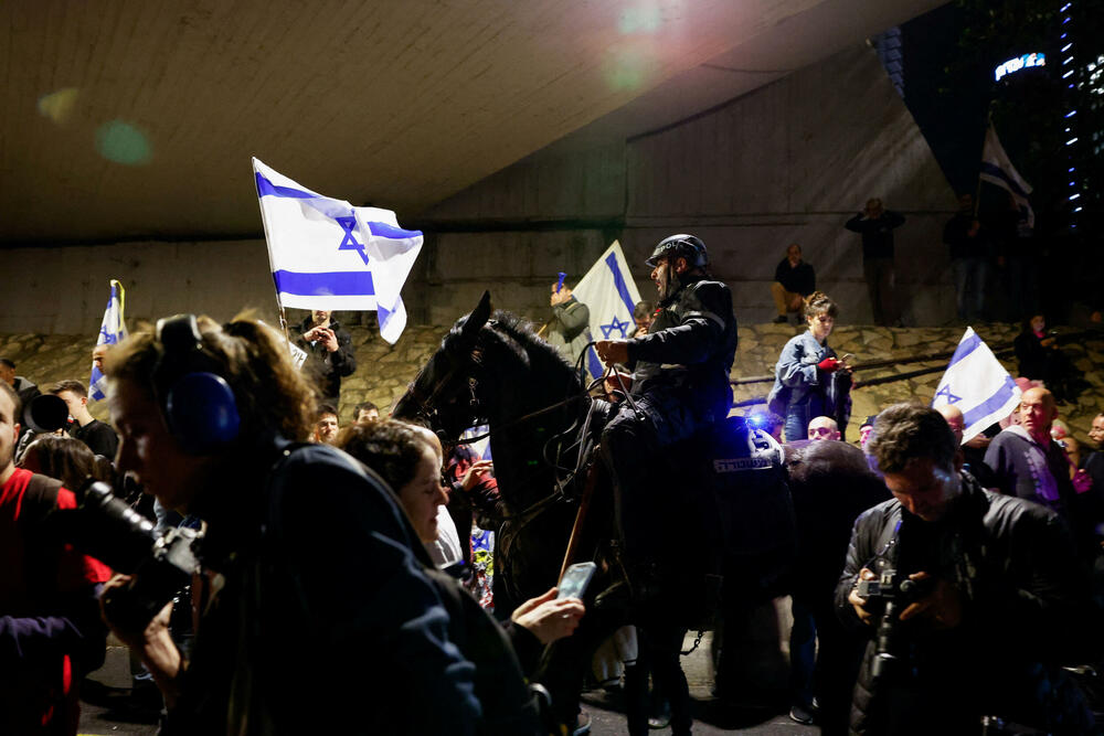 <p>Izrael mjesecima potresaju demonstracije građana koji su nezadovoljni reformom pravosuđa koju je Netanjahu želio da sprovede.<br /> </p>