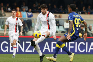 Milan čuva drugo mjesto, Romi dovoljan jedan gol protiv Sasuola