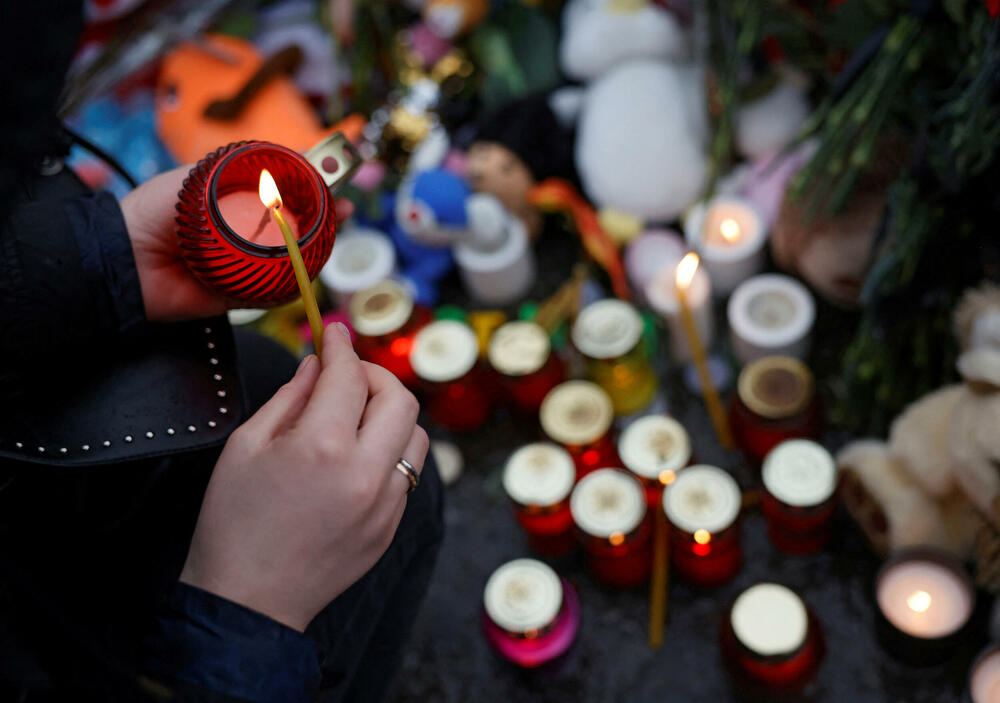 <p>Zastave su spuštene na pola koplja, zabavni događaji otkazani, a oglašavanje i emitovanje zabavnih programa na TV kanalima obustavljeno</p>