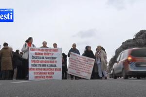 Bivši radnici Košute blokirali put Cetinje - Podgorica, najavljuju...