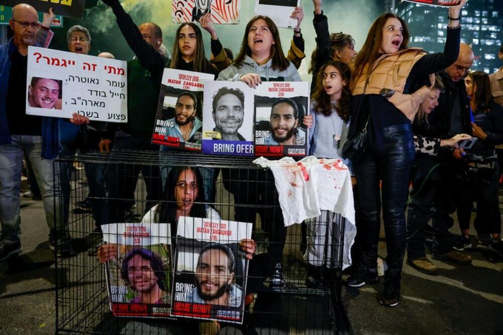 U protestima ispred sedišta izraelske vojske u Tel Avivu uhapšeno je oko 300 ljudi, Foto: Reuters