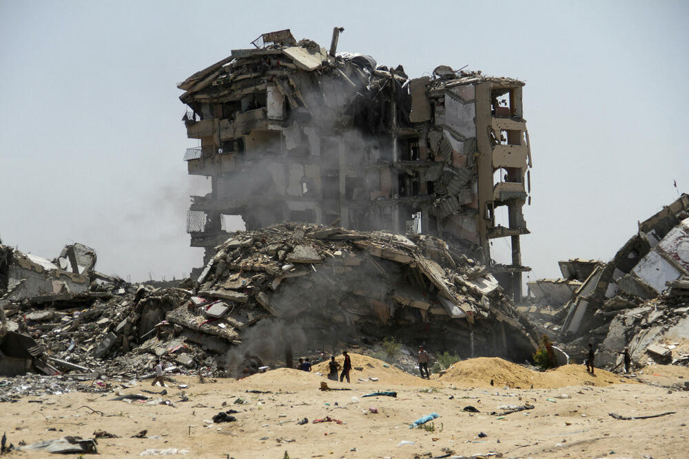 Zgrada na sjeveru Gaze uništena u izraelskim napadima