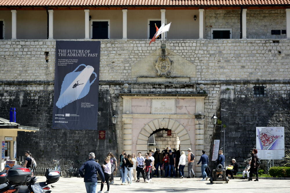 kotor old town entrance