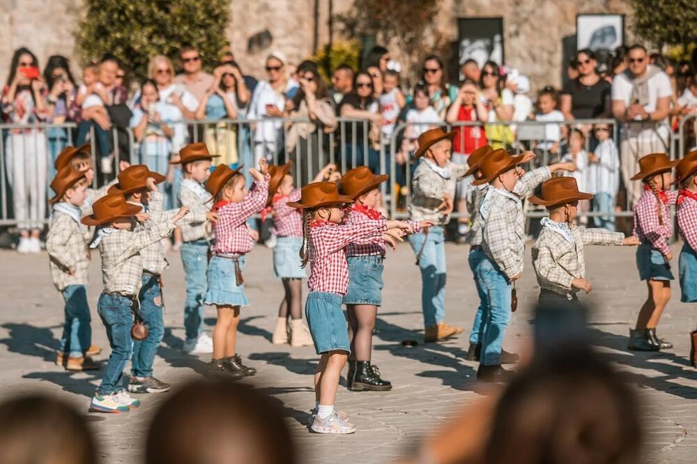 Međunarodni karneval u Budvi, Foto: Vuk Lajović