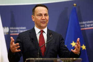 Poljska vlada protiv obaveze izdvajanja tri odsto BDP-a za NATO...