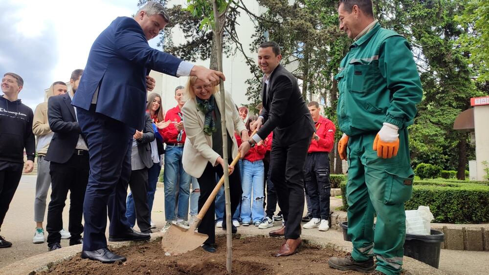 <p>U Inovaciono preduzetničkom centru Tehnopolis održana je konferencija pod nazivom "Inicijativa Nikšić Evropska prestonica kulture 2030 – benefiti za zajednicu i mlade"</p>