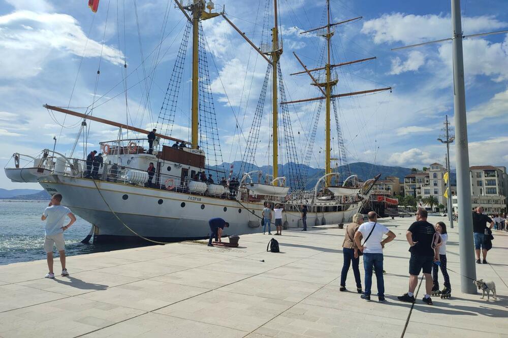 "Jadran" u Tivtu, Foto: Siniša Luković